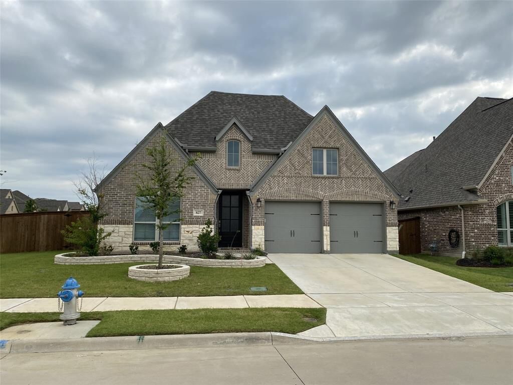 Property Photo:  827 Westerkirk Drive  TX 75009 