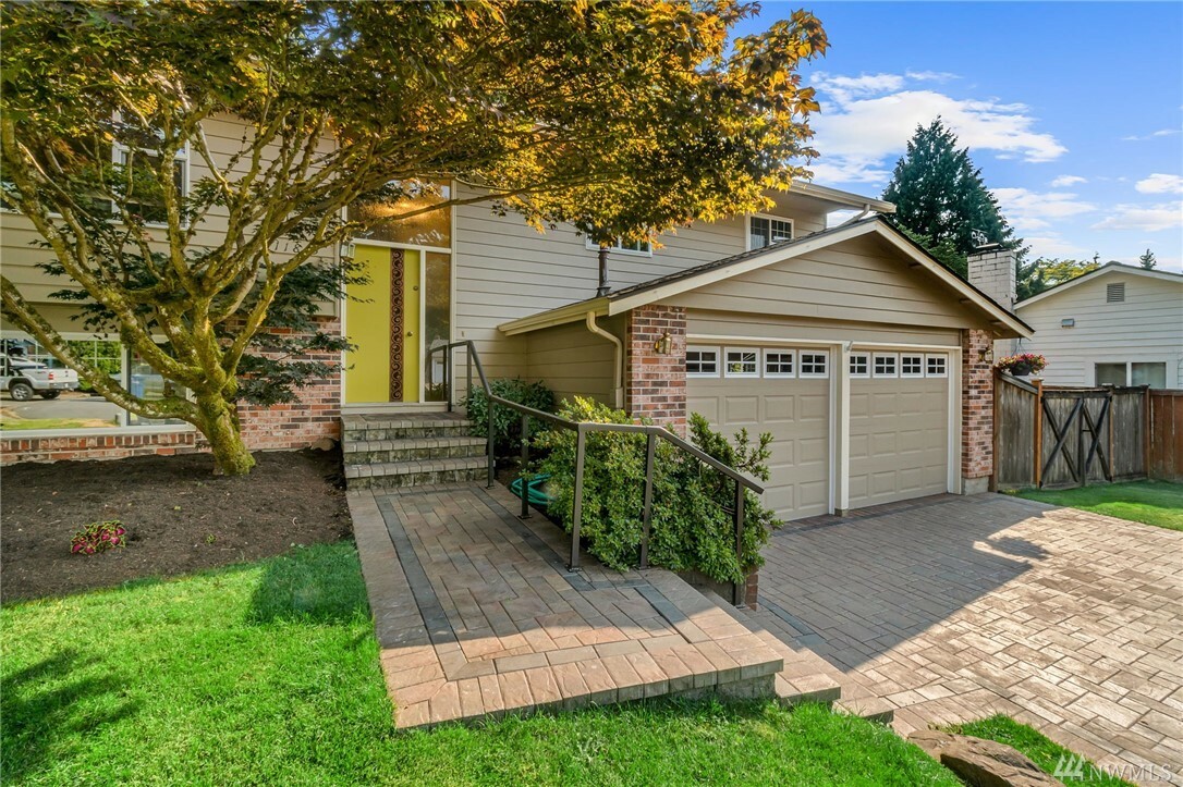 Property Photo:  11813 NE 157th St  WA 98011 