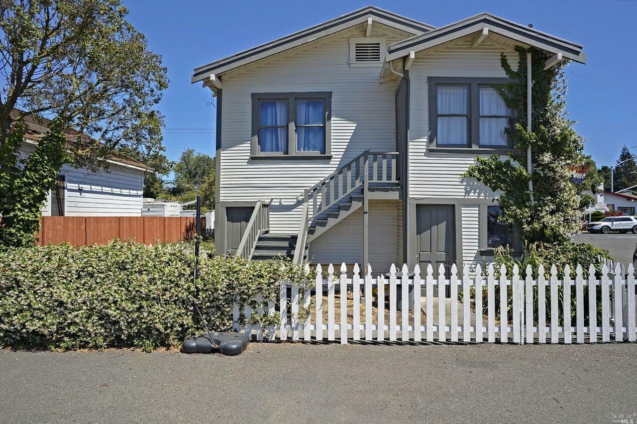 Property Photo: 526 Earle St &Amp 901 Santa Rosa Ave CA 95404