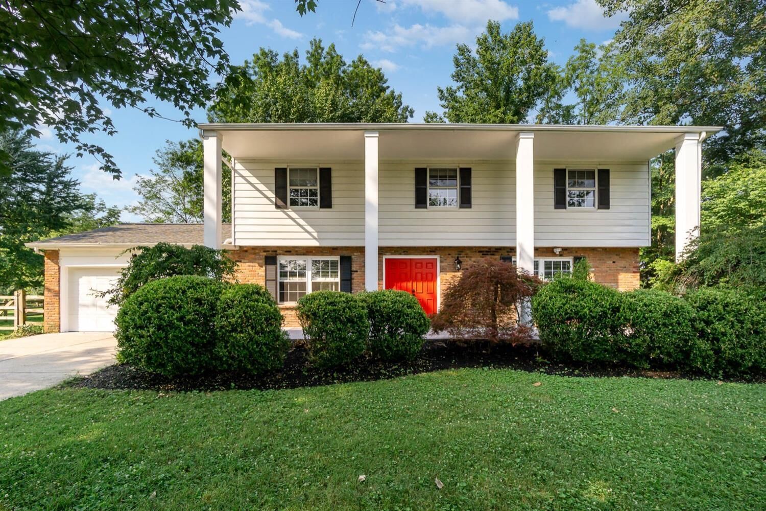 Property Photo:  765 Twin Fox Dr  OH 45150 