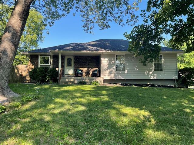 Property Photo: 2012 SE Stratford Street MO 64014