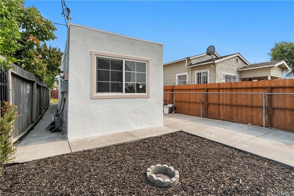 Property Photo:  1122 89th Avenue  CA 94621 