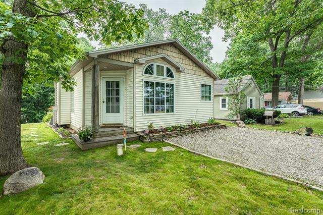 Property Photo:  2102 Miles Road  MI 48446 