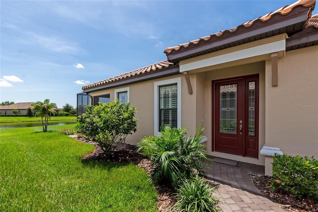 Property Photo:  10102 Highland Park Place  FL 34221