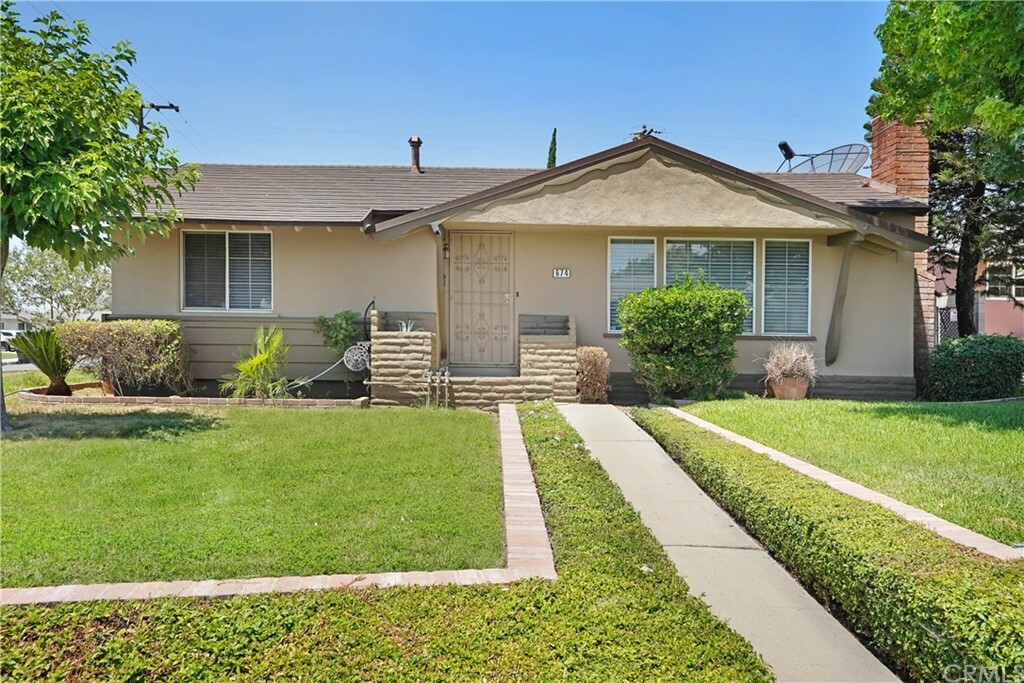 Property Photo:  674 N Vista Avenue  CA 92376 