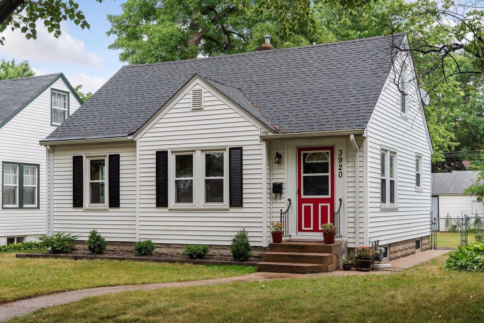 Property Photo:  3920 Perry Avenue N  MN 55422 