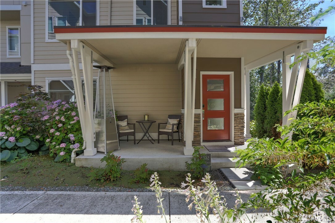 Property Photo:  4302 NE 3rd St  WA 98059 