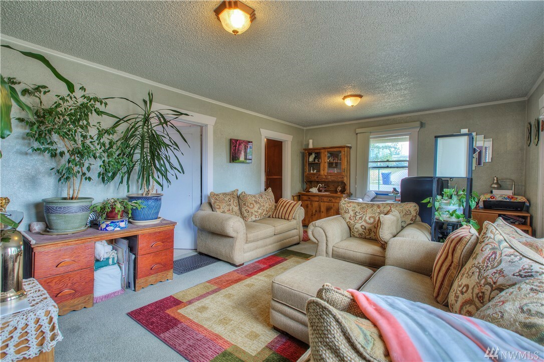 Property Photo:  1102 E 54th St  WA 98404 