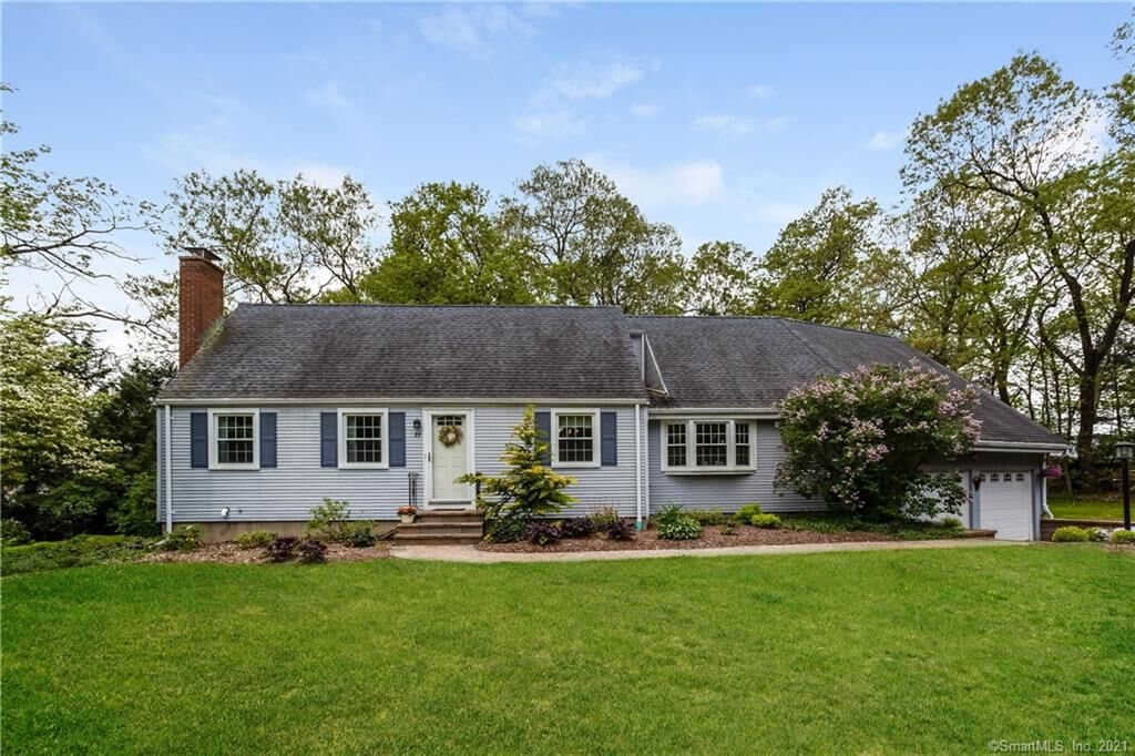 Property Photo:  39 Knollwood Road  CT 06032 