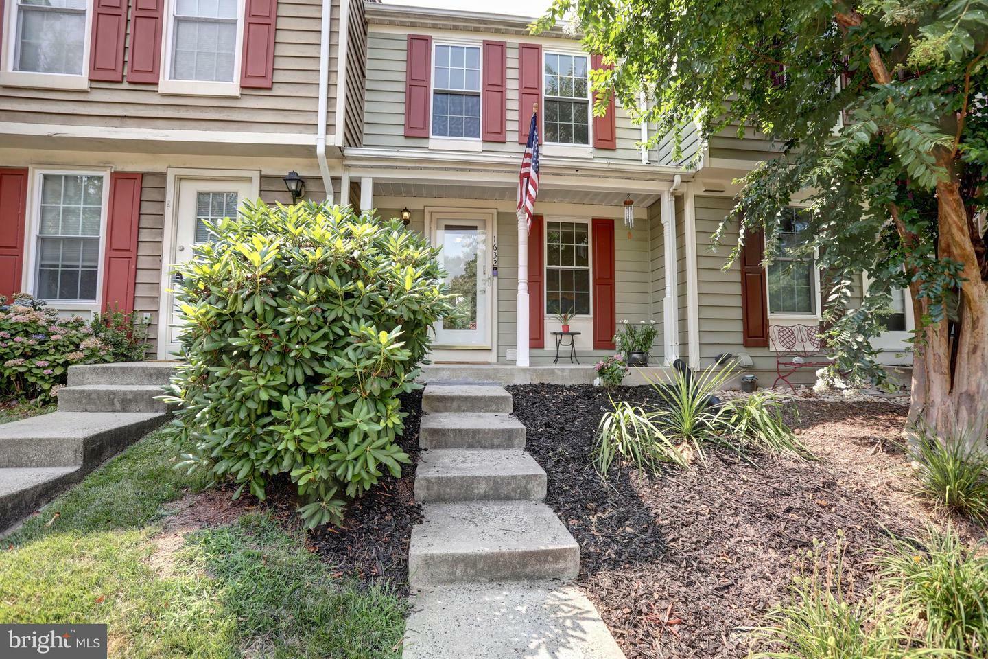 Property Photo:  1632 Fieldthorn Drive  VA 20194 