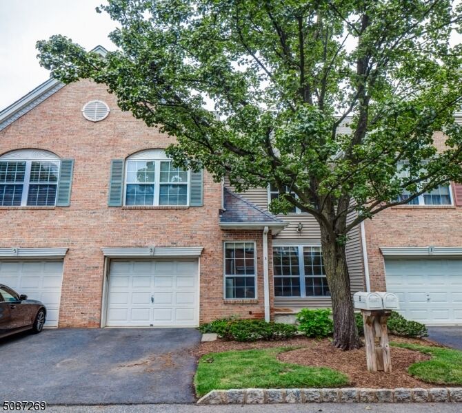 Property Photo: 3 Winters Ct NJ 07066