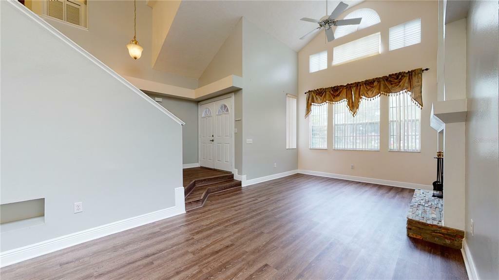 Property Photo: 3041 Cayman Way FL 32812