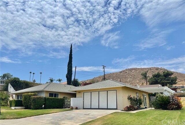 Property Photo:  5425 Villela Avenue  CA 92509 