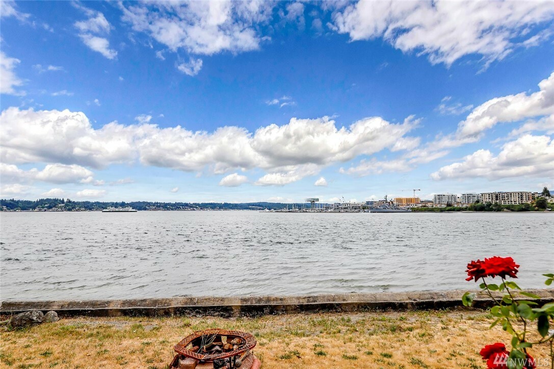 Property Photo:  327 Shore Dr  WA 98310 