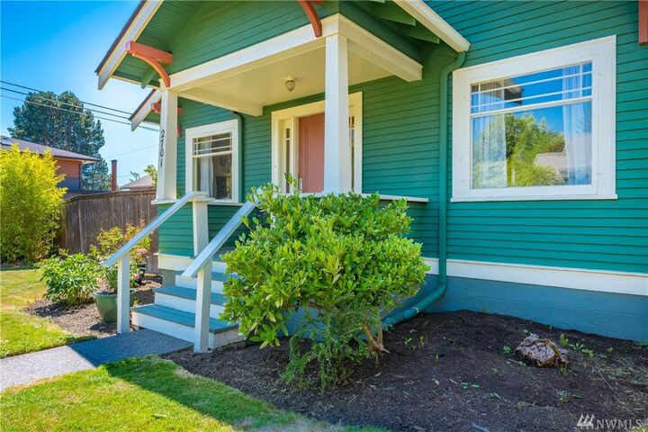 Property Photo: 2701 Grove St WA 98225