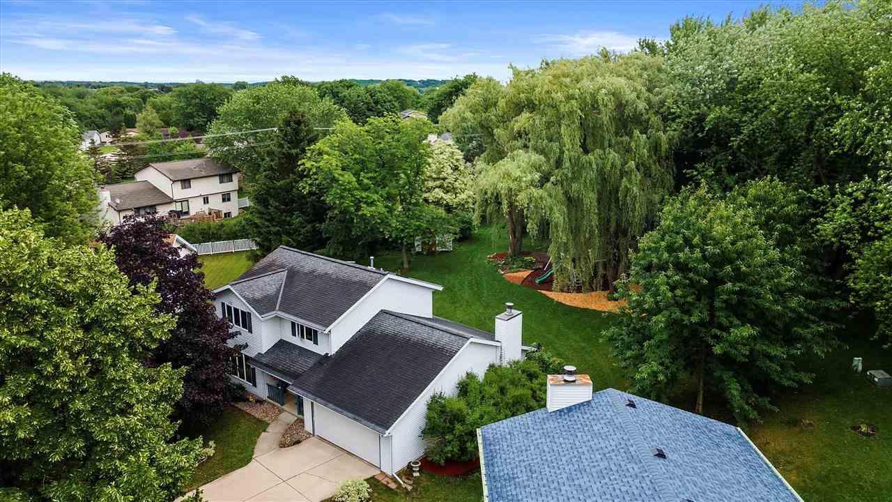 Property Photo:  9 Lynbrook Cir  WI 53719 