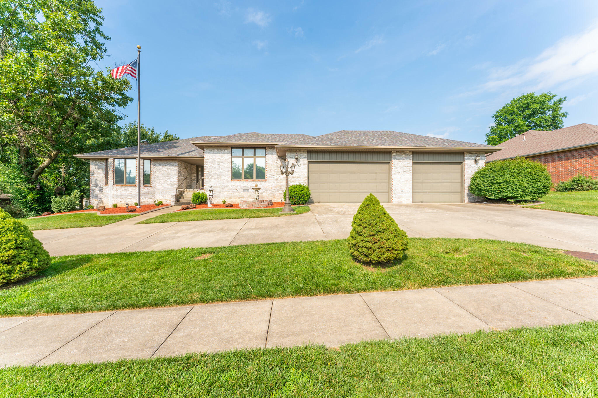 Property Photo:  1001 S Greentree Avenue  MO 65809 