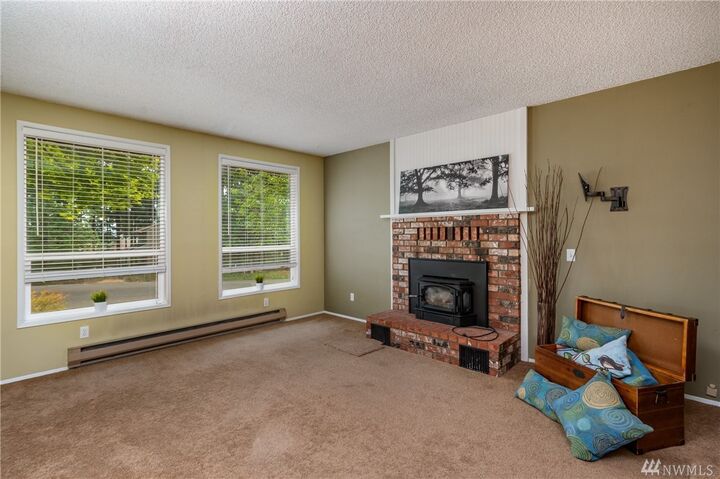 Property Photo: 633 NW Cathlamet Dr WA 98277