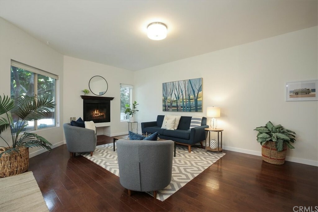 Property Photo: 11831 Courtleigh Drive 103 CA 90066