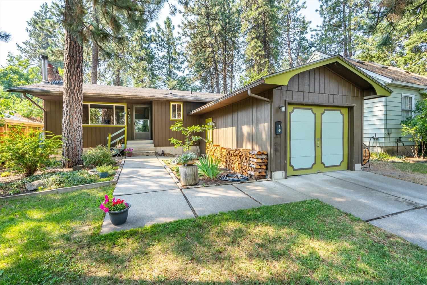 Property Photo: 1908 E 15th Ave WA 99203-3612