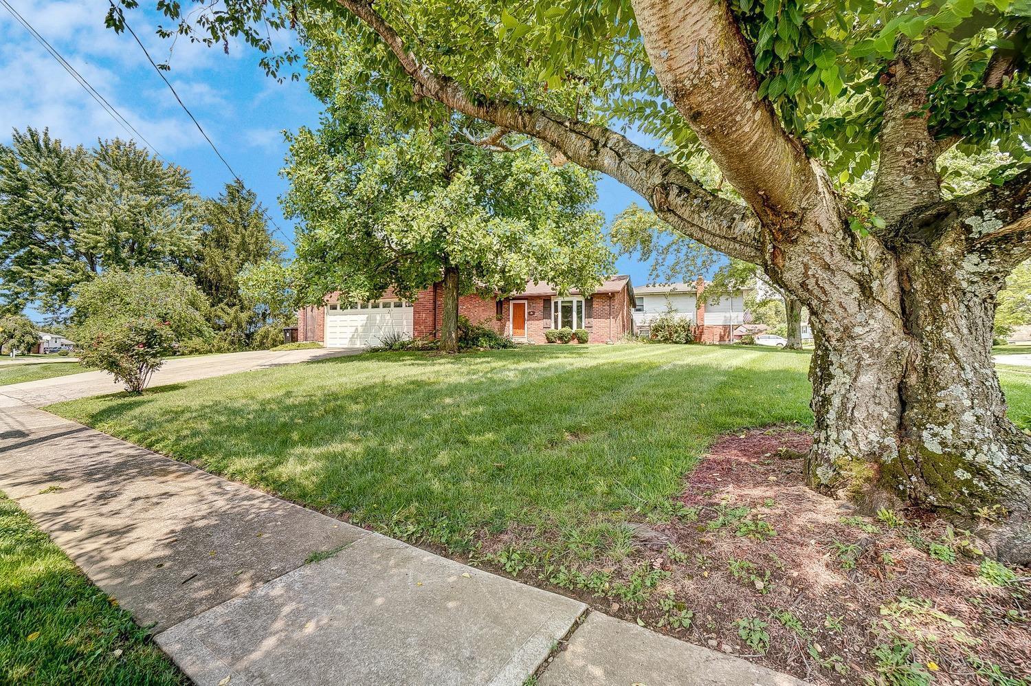 Property Photo: 2 Woodbrook Ct OH 45014