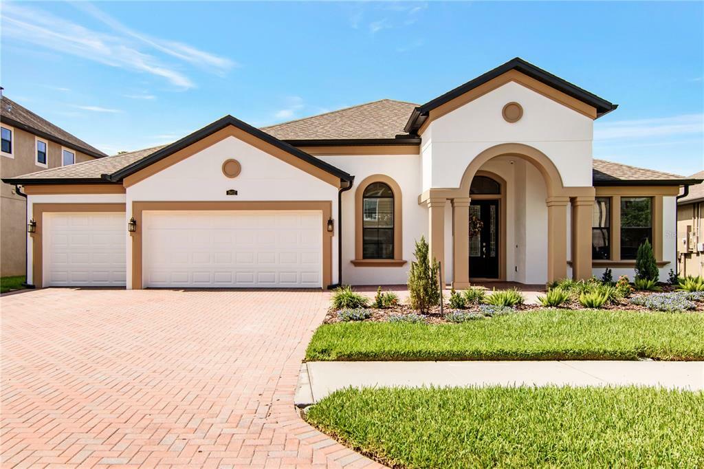 Property Photo:  19412 Whispering Brook Drive  FL 33647 