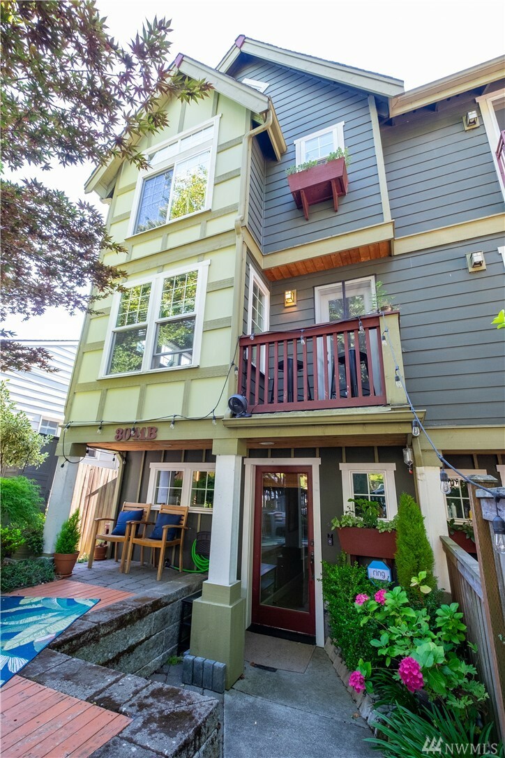 Property Photo: 3041 Beacon Ave S B WA 98144