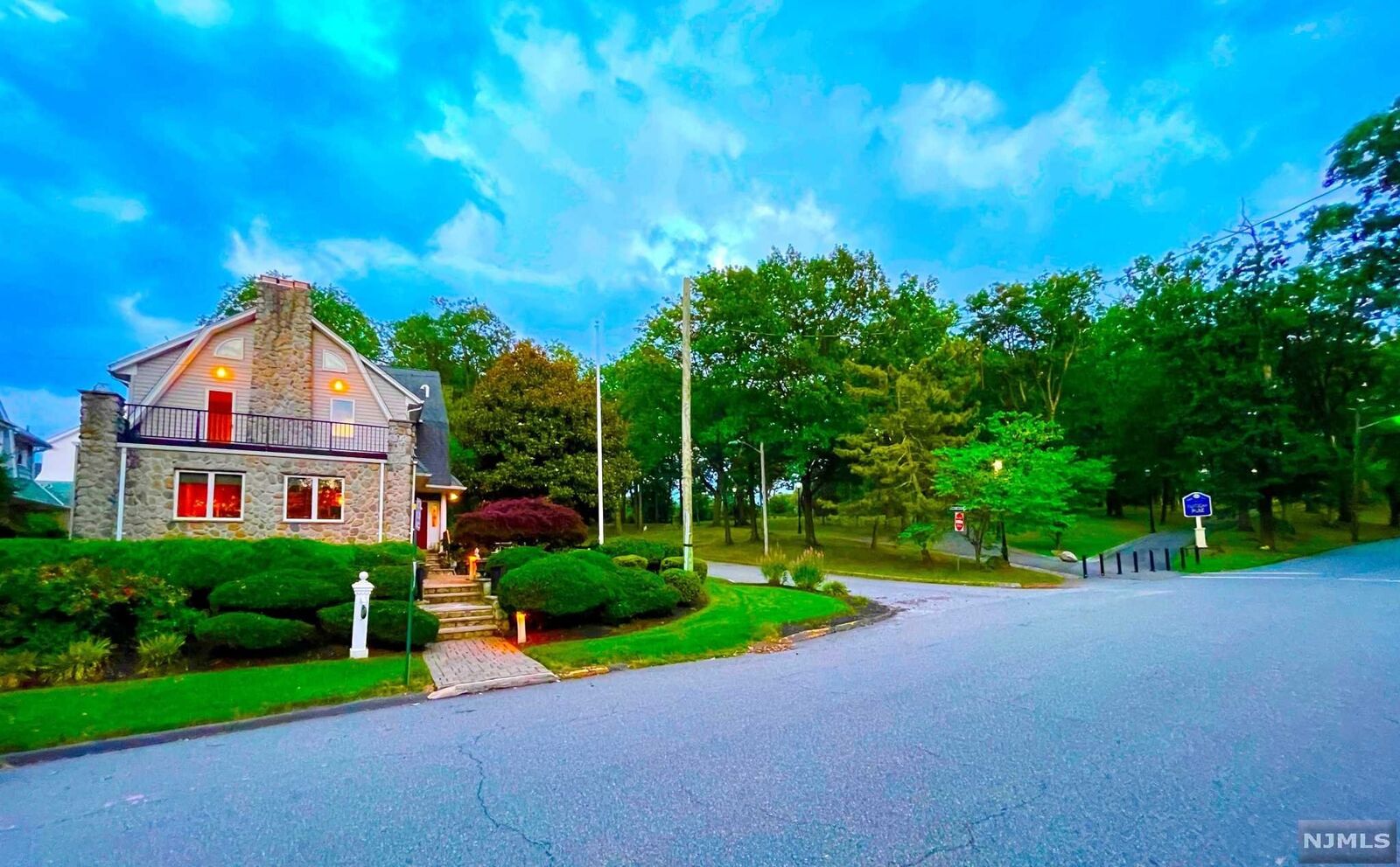 Property Photo:  1 Park Drive  NJ 07110 