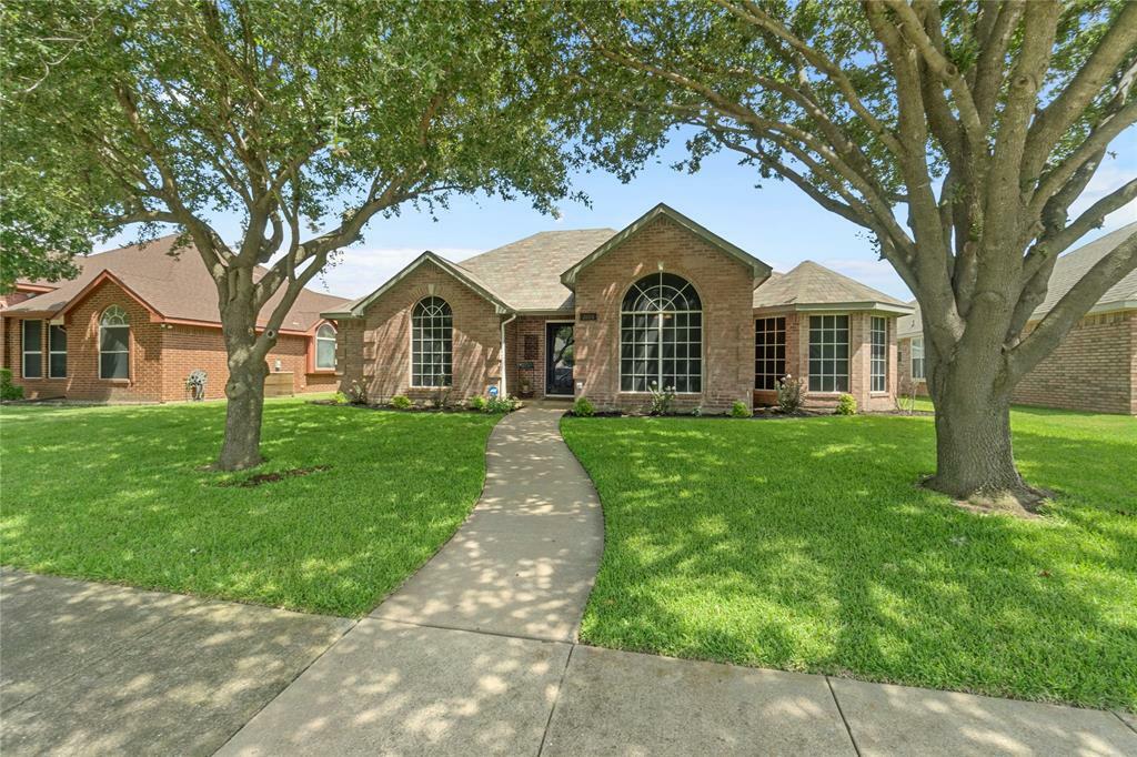 Property Photo:  2604 Daisy Lane  TX 75089 