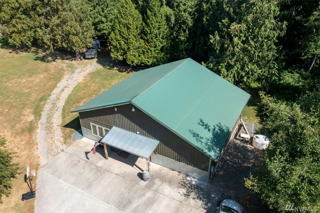 Property Photo:  2244 E Badger Rd  WA 98247 