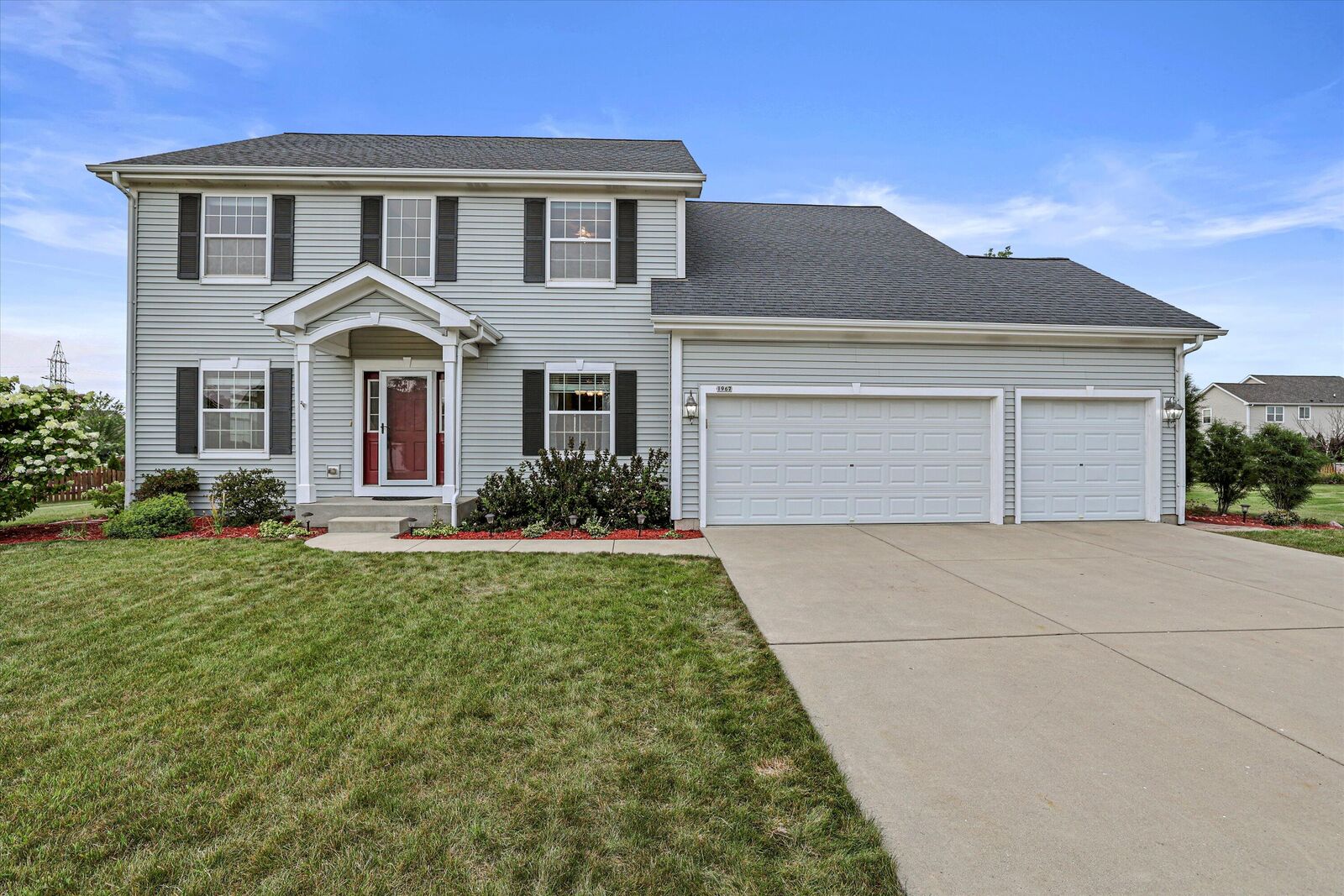 Property Photo: 1967 Pawnee Dr WI 53024