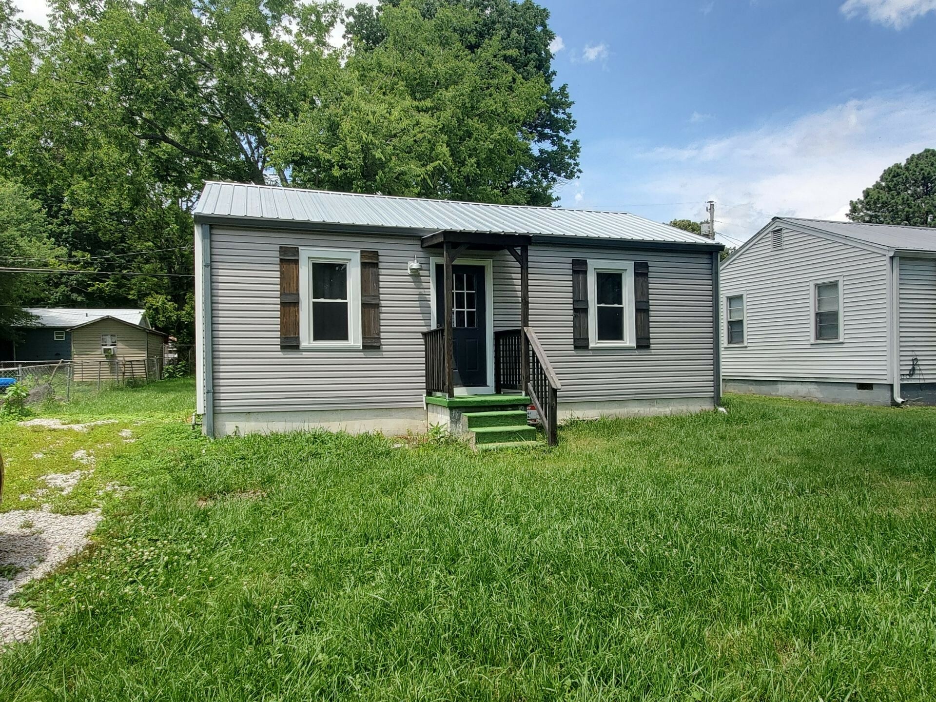 Property Photo:  321 Oakwood Rd  TN 37388 