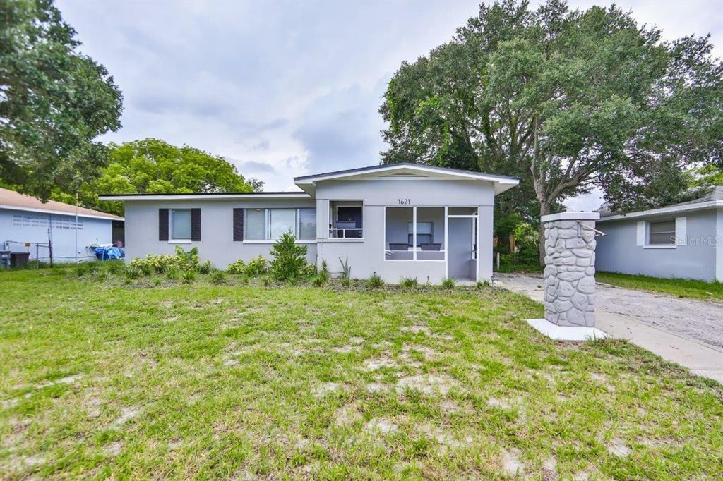 Property Photo:  1621 S Jefferson Avenue  FL 33756 