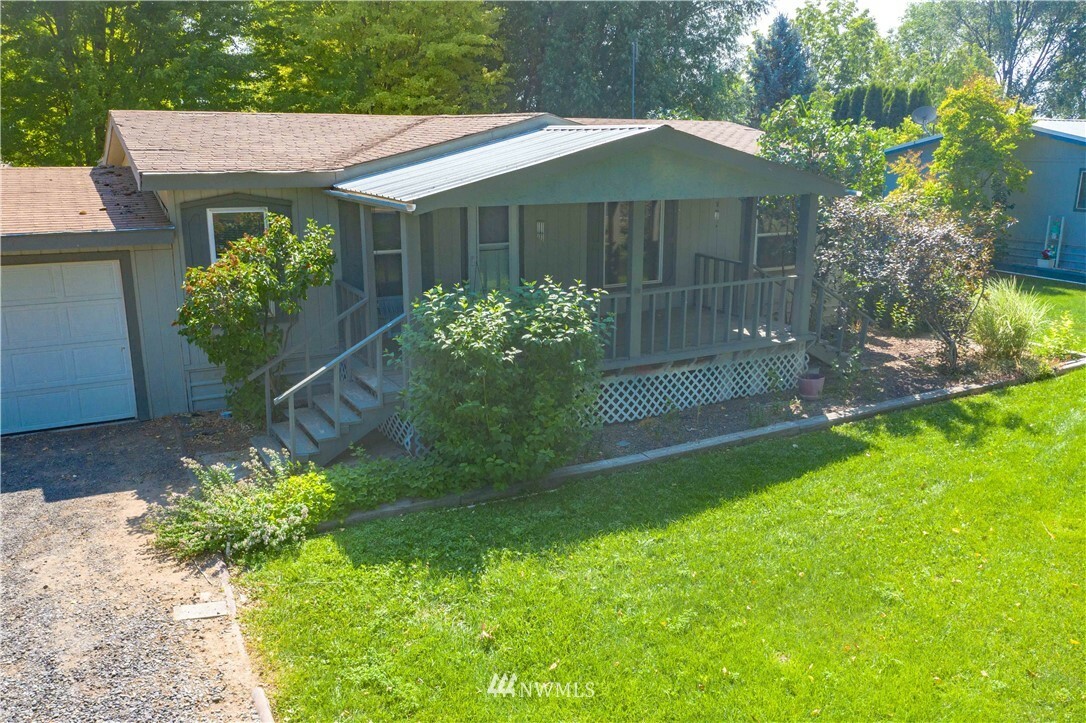 Property Photo:  3681 NE Road E  WA 98837 