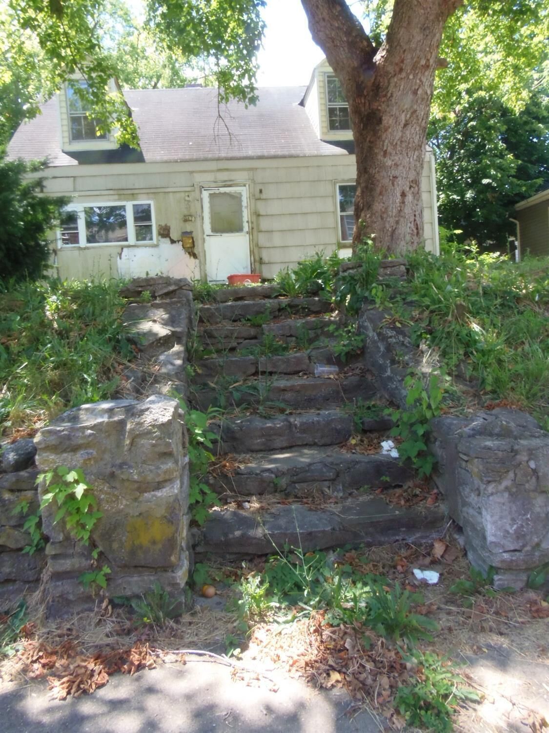 Property Photo: 817 Symmes Ave OH 45015