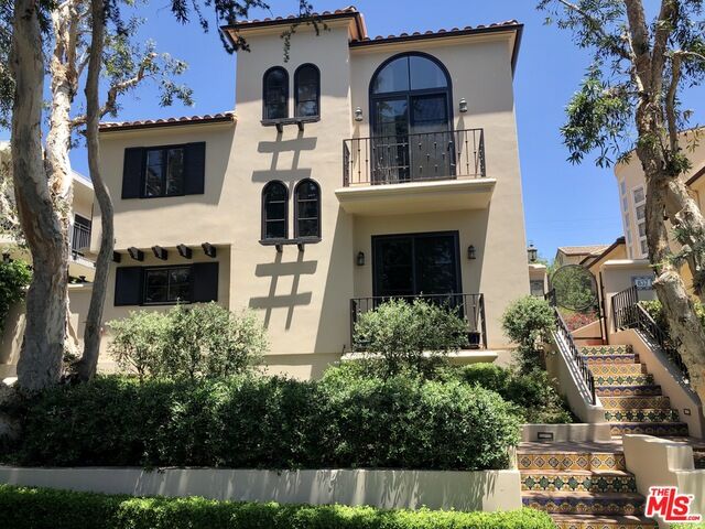 Property Photo: 837 15th St D CA 90403