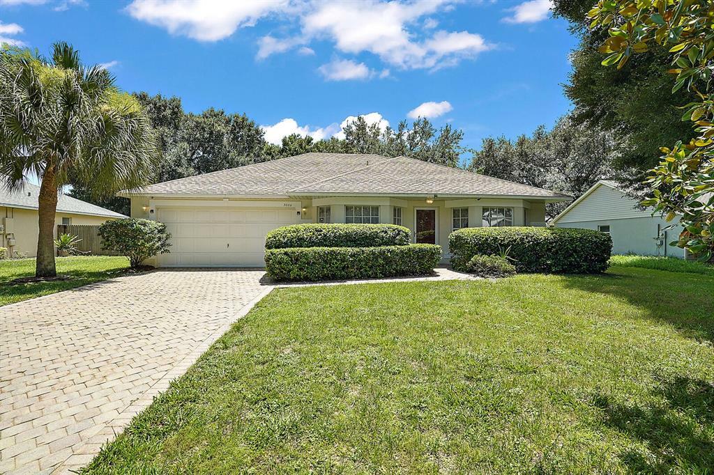 Property Photo:  3006 E Beaumont Lane  FL 32726 