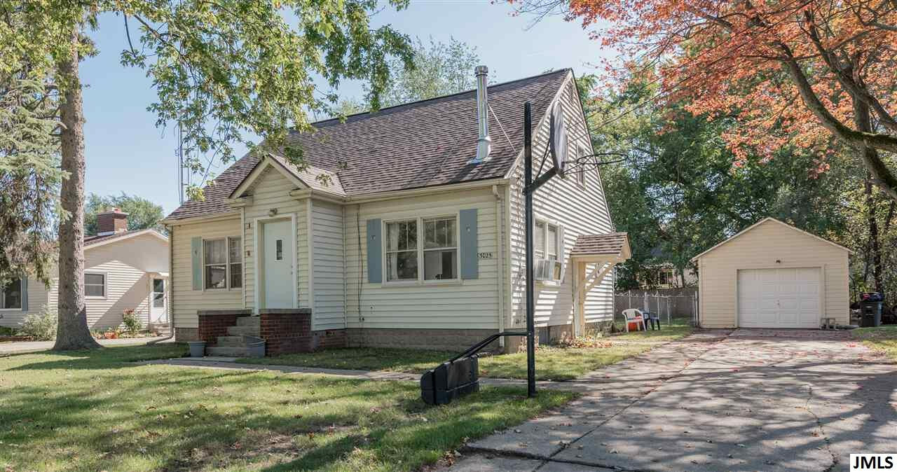 Property Photo:  3025 Key St  MI 49202 