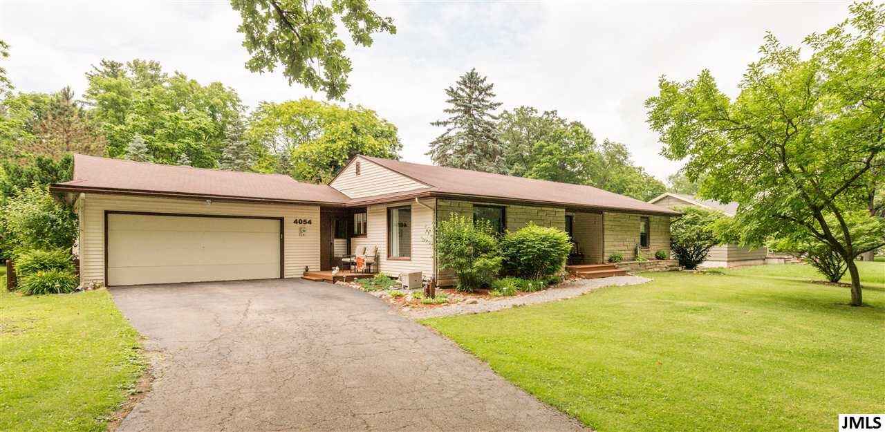 Property Photo:  4054 Horton Rd  MI 49201 