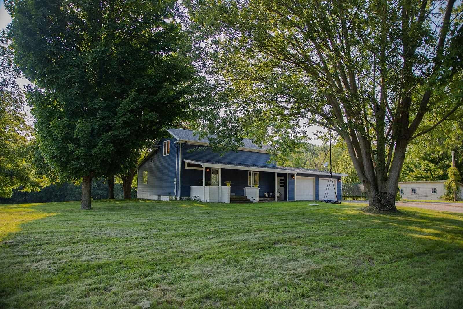 Property Photo:  1110 E 225 S  IN 46590 
