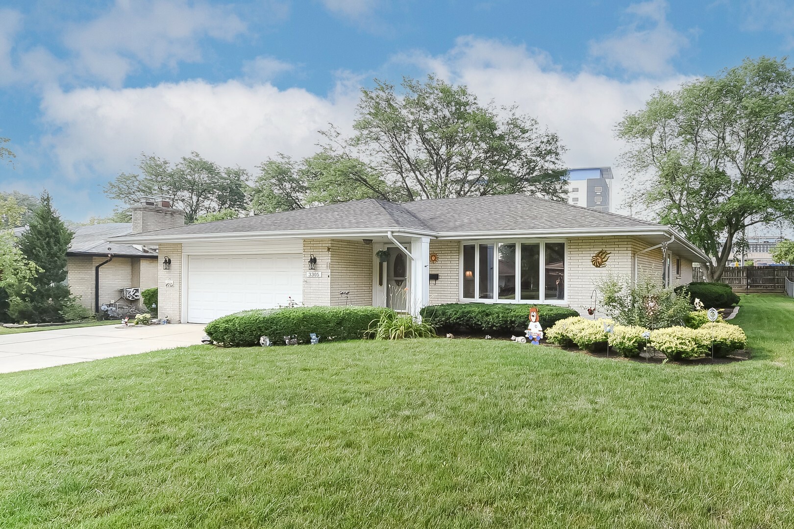 Property Photo:  3305 Plum Grove Drive  IL 60008 