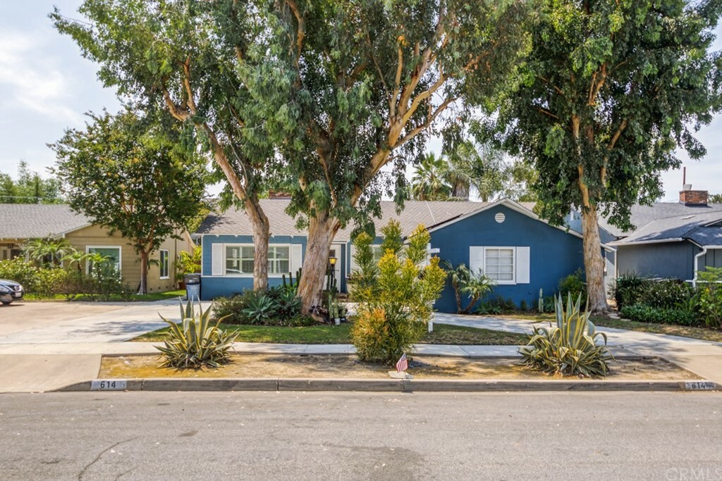 Property Photo:  614 W Park Lane  CA 92706 