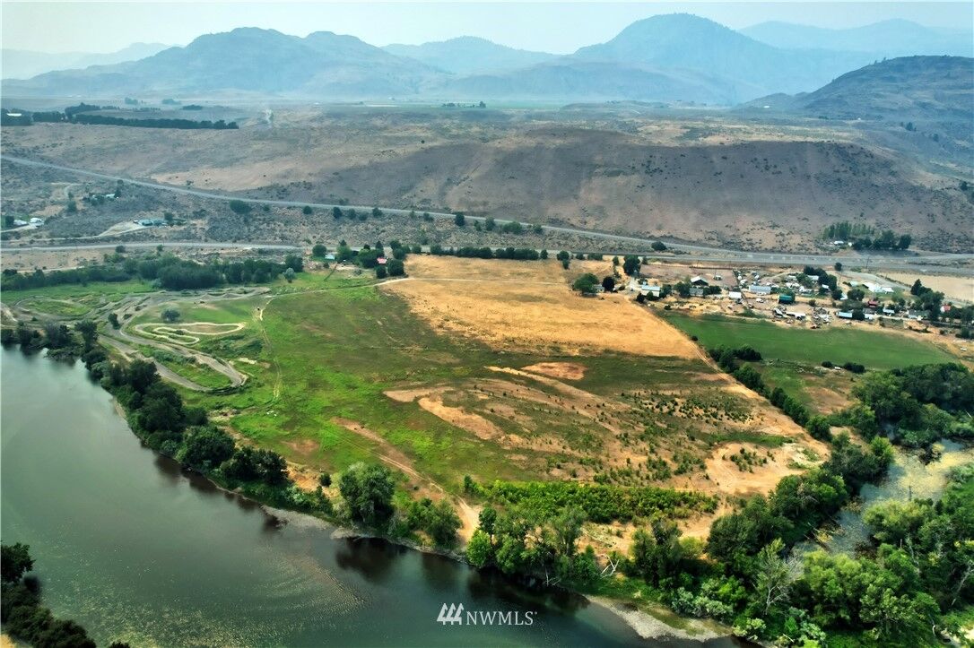 Property Photo: 23194 A Hwy 20 WA 98840