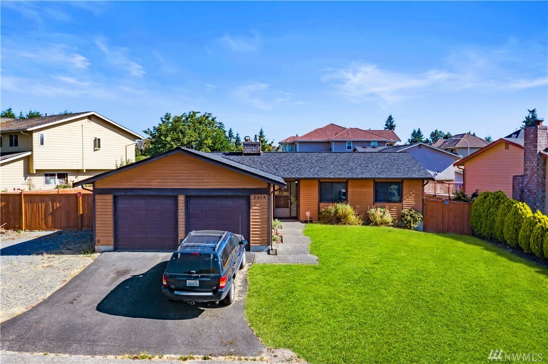 Property Photo: 2418 SW 306th Place WA 98023