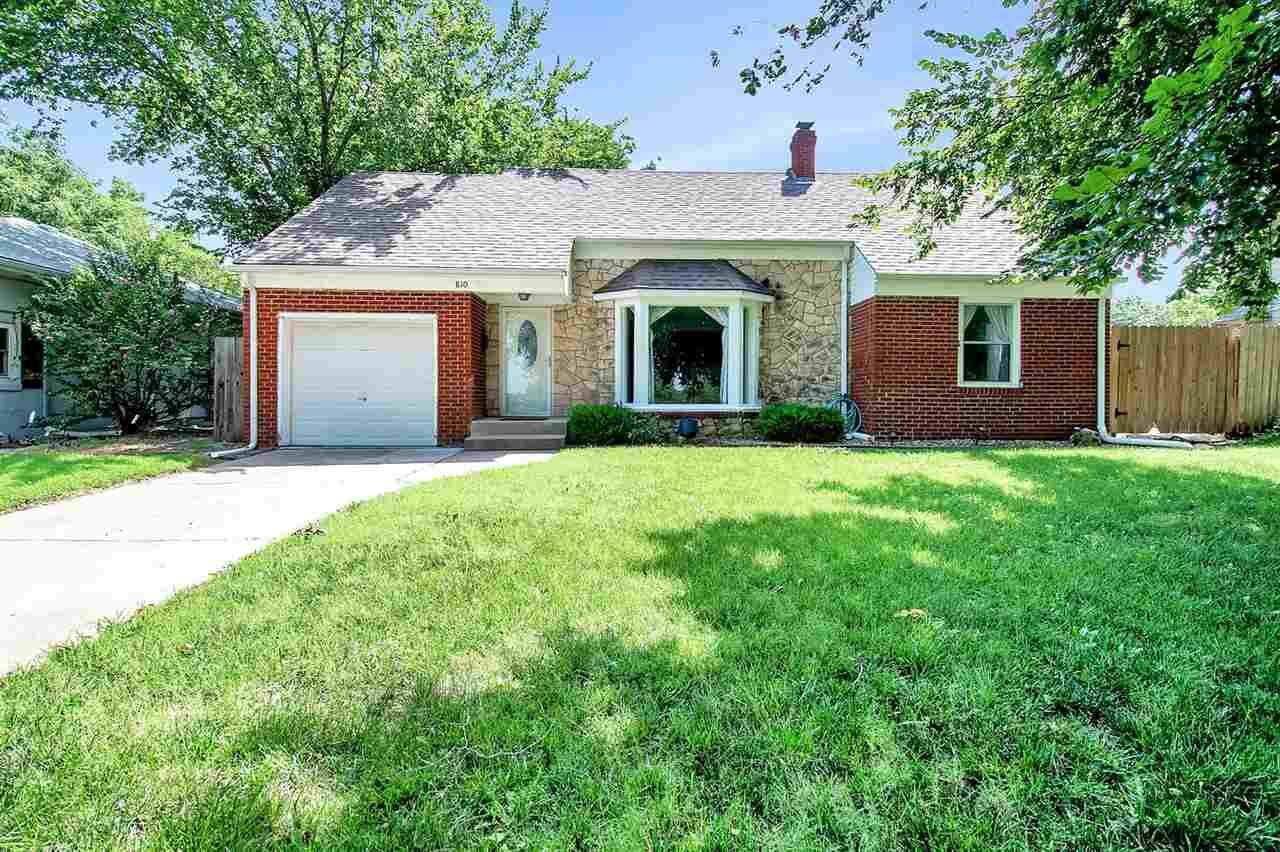 Property Photo: 810 N Broadview St KS 67208
