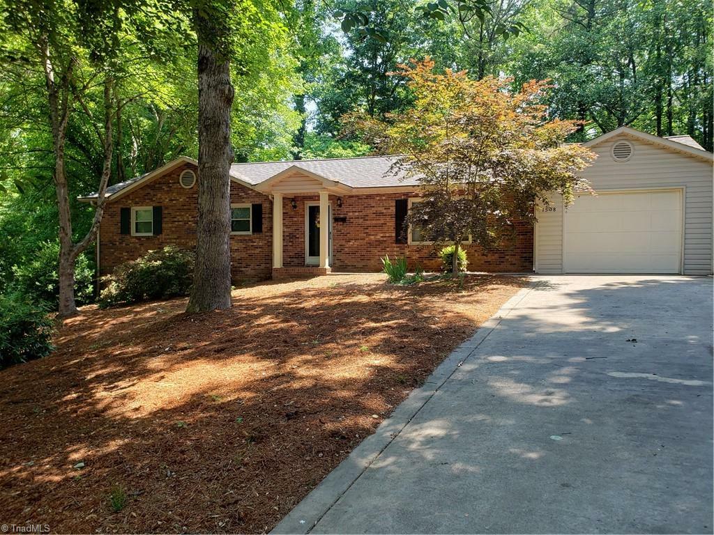 Property Photo:  1508 Overlook Drive  NC 28697 