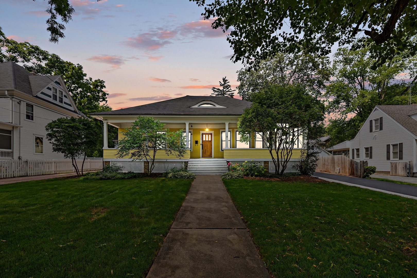 Property Photo:  239 N Batavia Avenue  IL 60510 