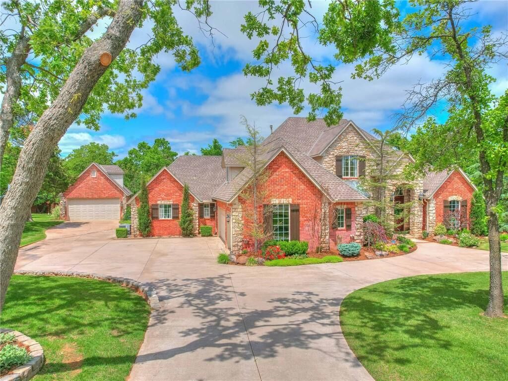 Property Photo: 2701 Chaumont Drive OK 73034