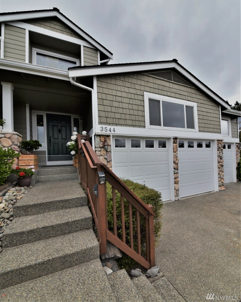 Property Photo:  3544 NE Shore Cliff St  WA 98311 