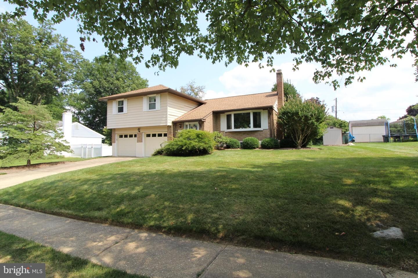 Property Photo:  1902 Longcome Drive  DE 19810 